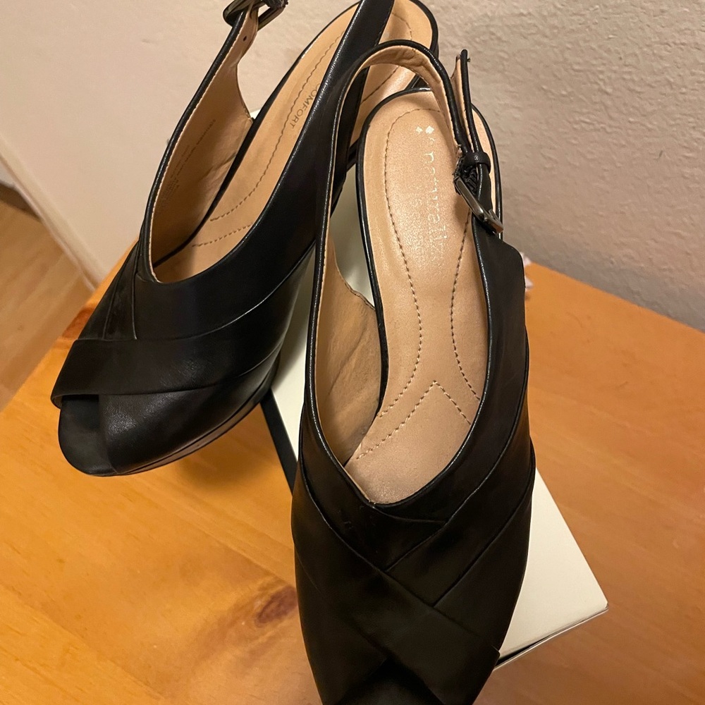 Naturalizer comfy black heels size 6 - Picture 3 of 5